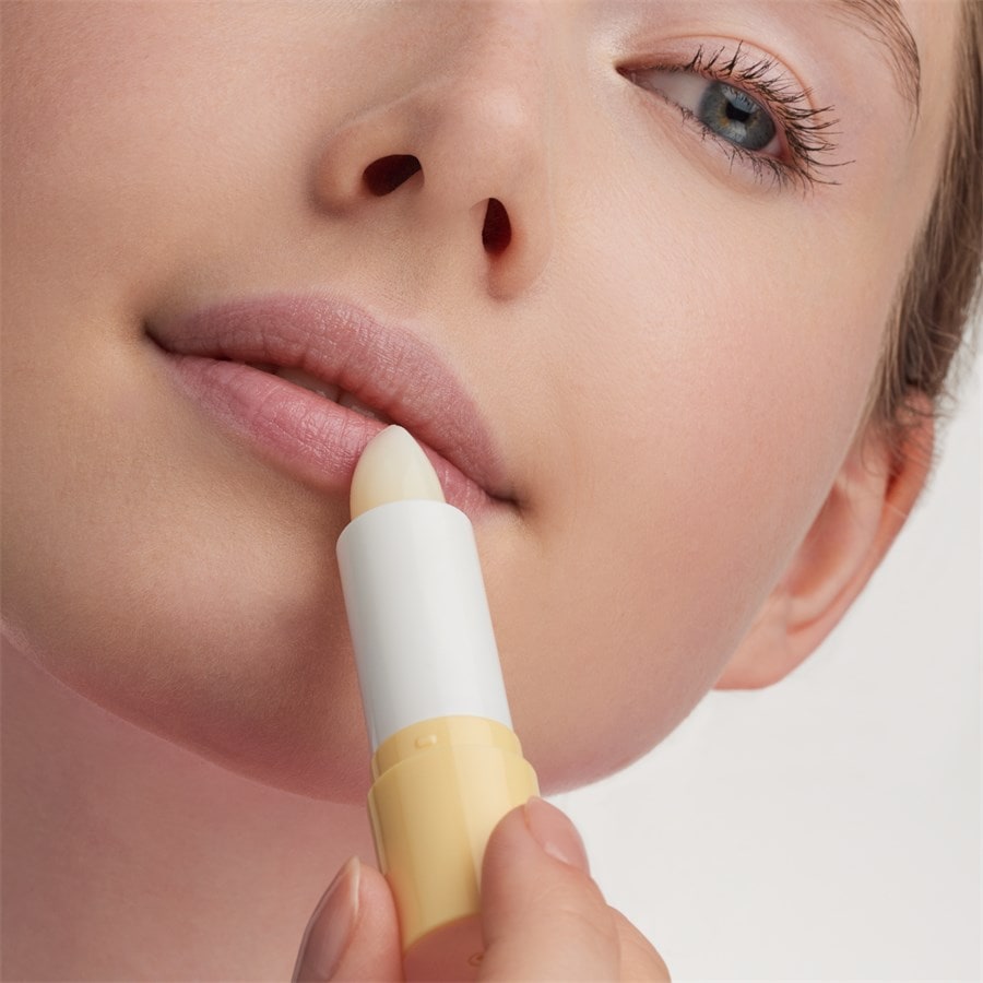 Essence Cura delle labbra Lip Care HYDRA OIL CORE BALM Affare Del Giorno